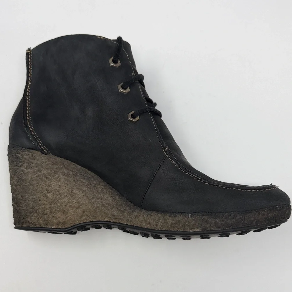 Timberland “wallaby” Black Wedge Leather Ankle Boots Size 9